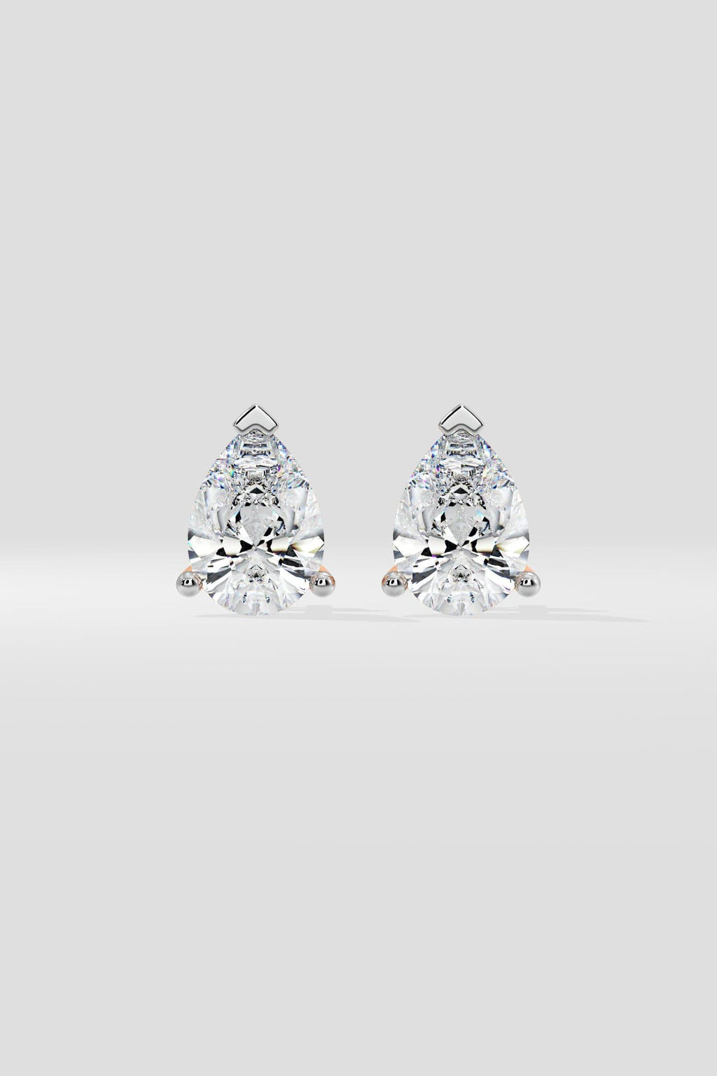 2 ct Pear Studs